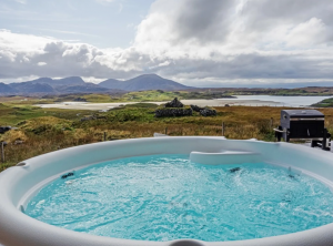 Remote Beachside Hideaway Hot Tub Lodge